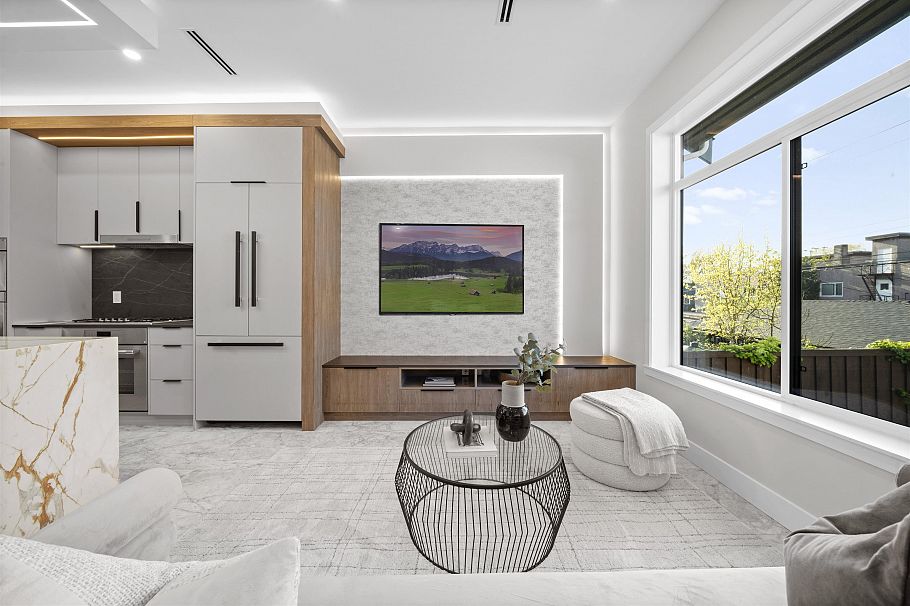 2455 W 10th Avenue Vancouver, BC - 8