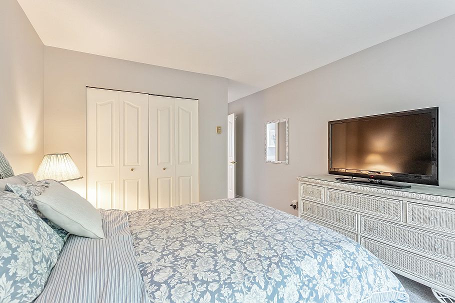 36 1925 Indian River Crescent North Vancouver, BC - 24