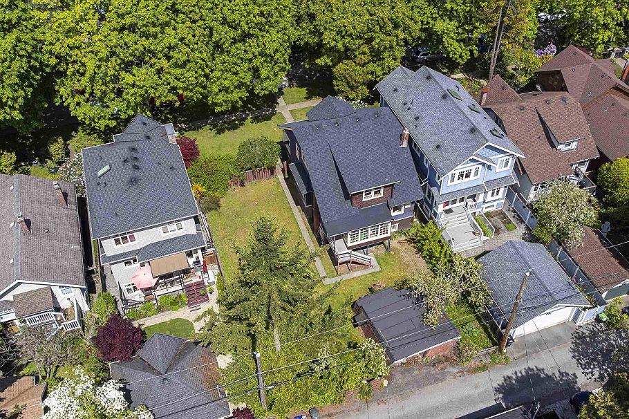 3536 W 22nd Avenue Vancouver, BC - 3