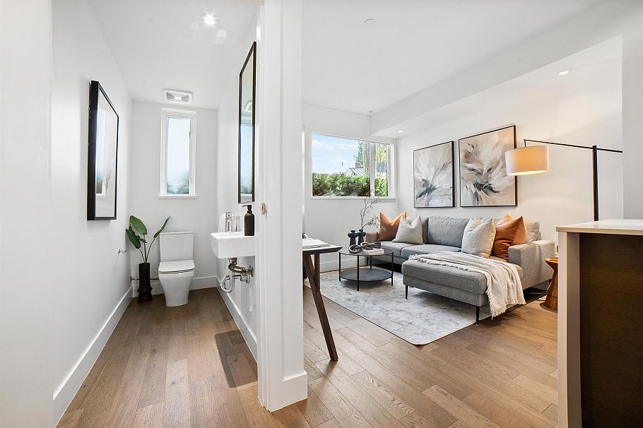 7458 Granville Street Vancouver, BC - 11