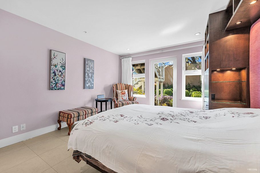 4060 W 10th Avenue Vancouver, BC - 30