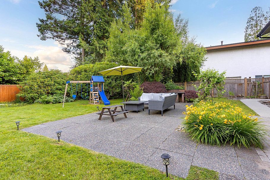 1549 Lynn Valley Road North Vancouver, BC - 17