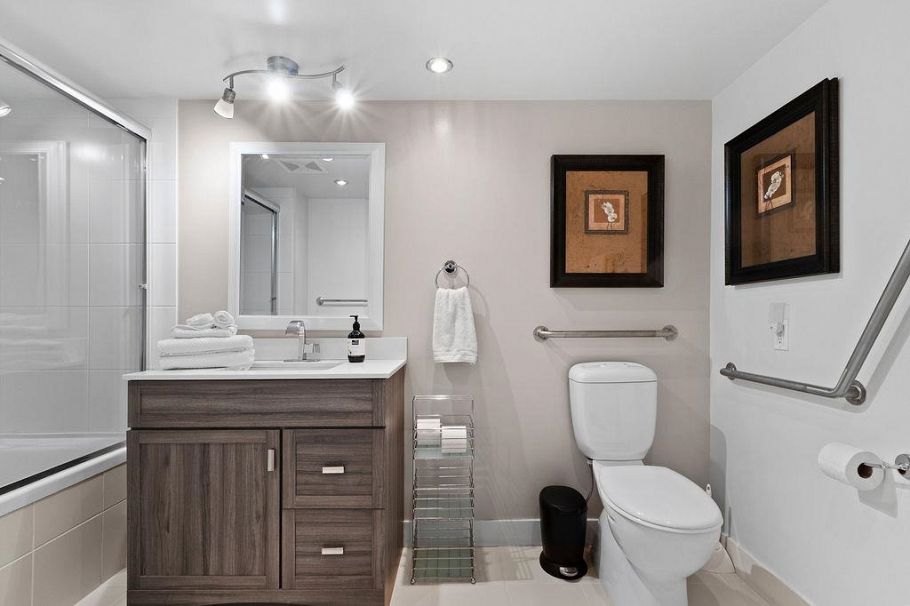 1004 121 W 16th Street North Vancouver, BC - 33