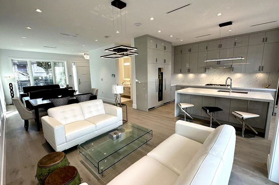 3349 W 19th Avenue Vancouver, BC - 5