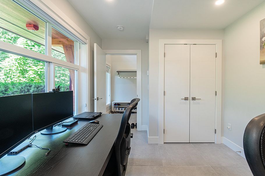 11 933 Premier Street North Vancouver, BC - 14