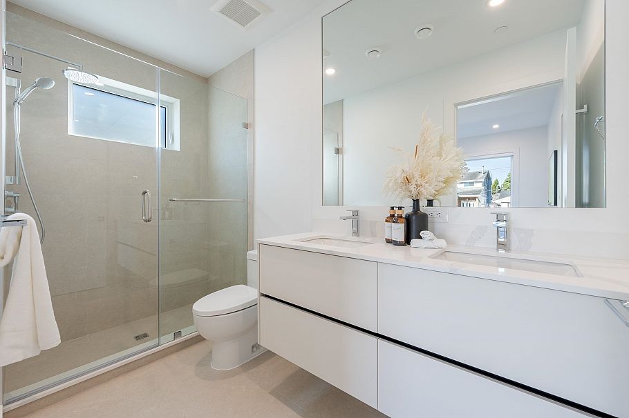 1 6933 Prince Edward Street Vancouver, BC - 23