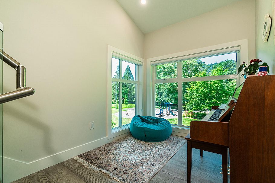 11 933 Premier Street North Vancouver, BC - 15