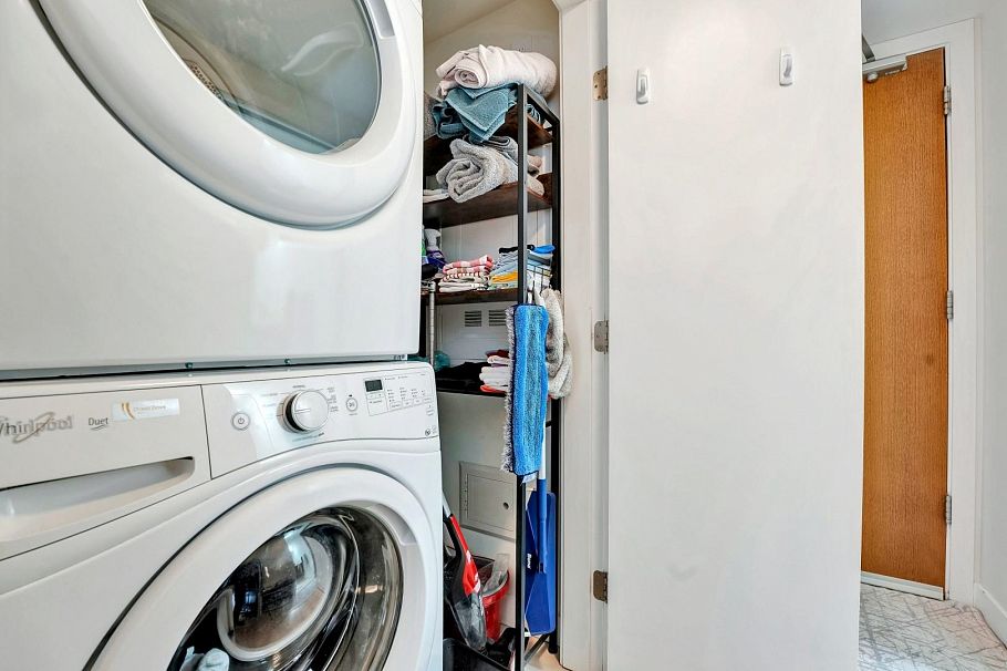 1510 111 E 1st Avenue Vancouver, BC - 4