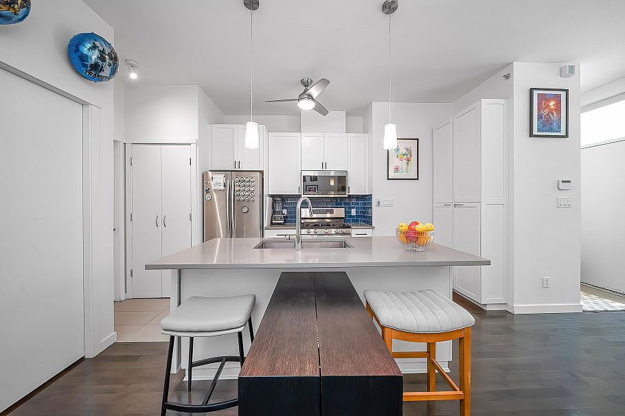 983 Richards Street Vancouver, BC - 10