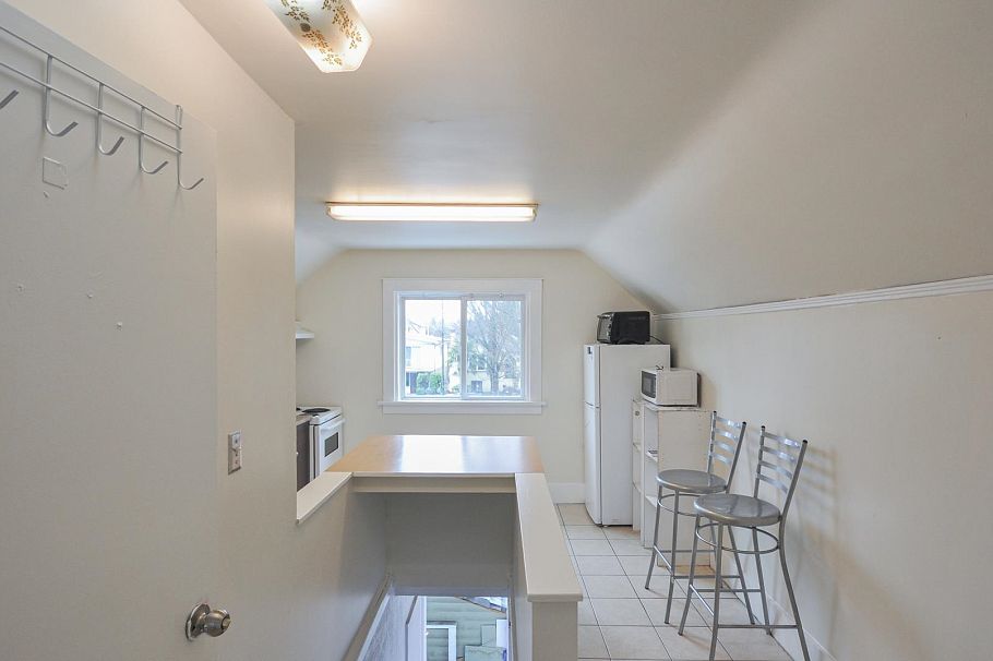 1342 E 24th Avenue Vancouver, BC - 24