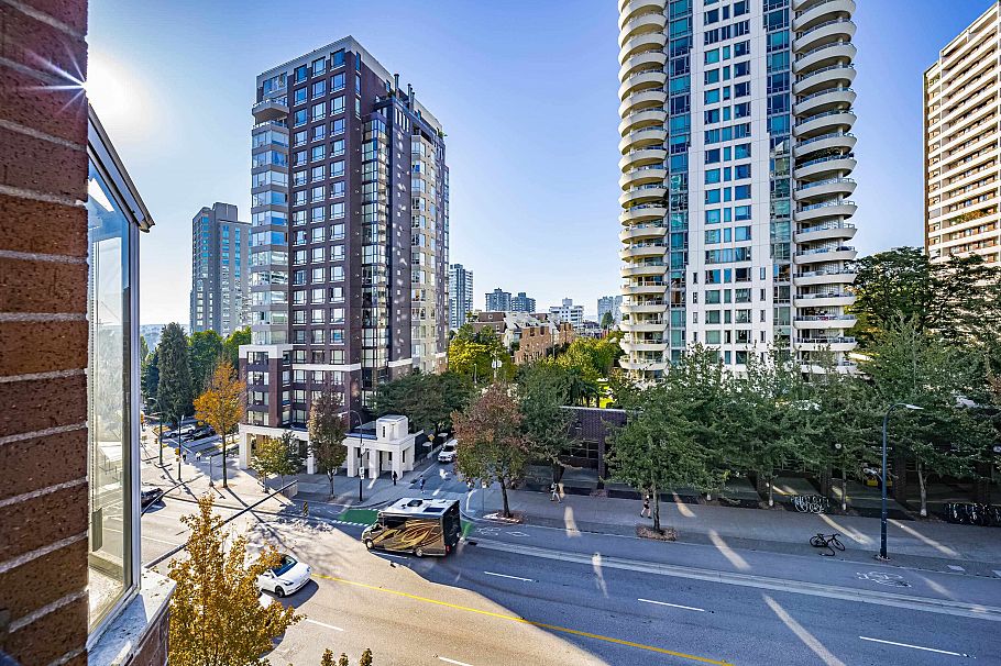 610 1330 Burrard Street Vancouver, BC - 23