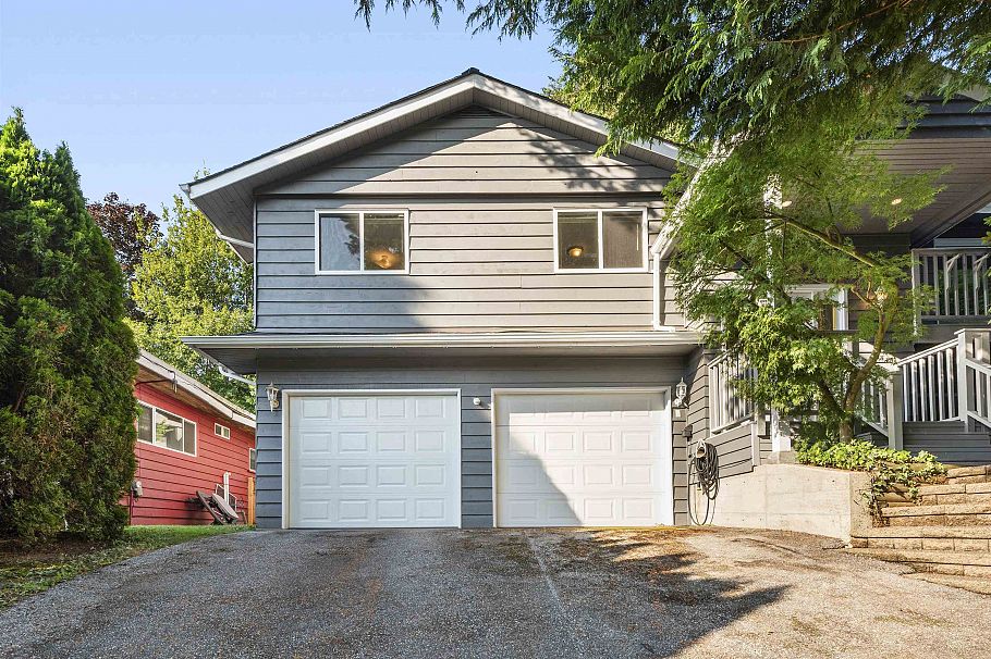 1224 W 23rd Street North Vancouver, BC - 1