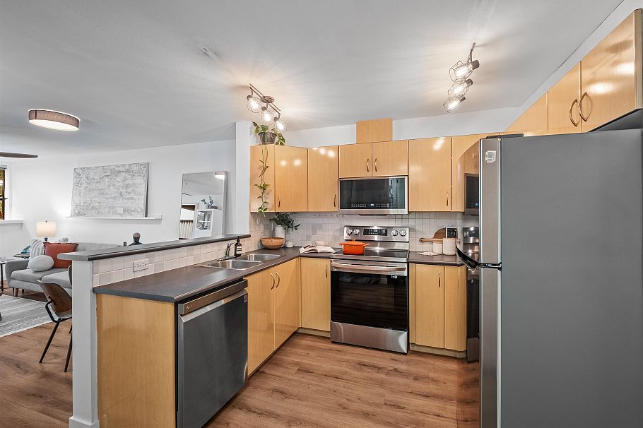 305 305 Lonsdale Avenue North Vancouver, BC - 7