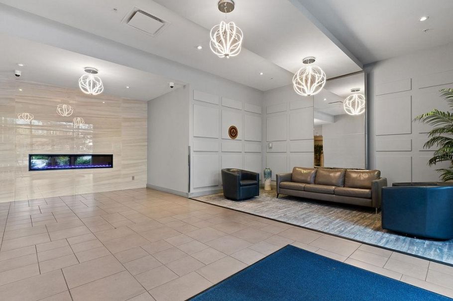 1004 121 W 16th Street North Vancouver, BC - 22