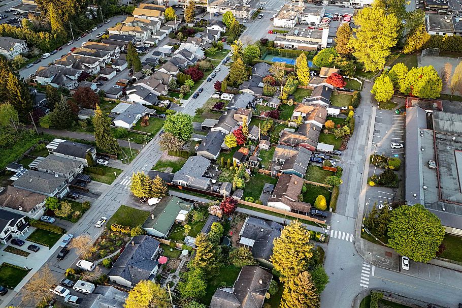 1287 W 15th Street North Vancouver, BC - 2