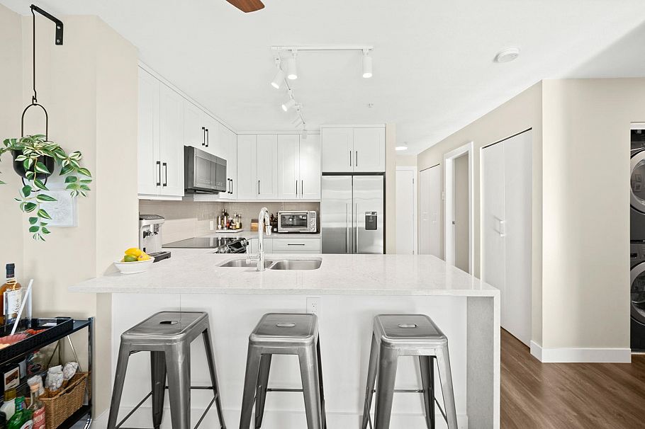 410 124 W 3rd Street North Vancouver, BC - 7