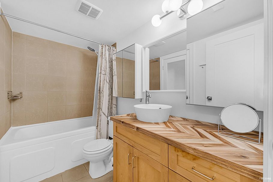 1854 Purcell Way North Vancouver, BC - 12