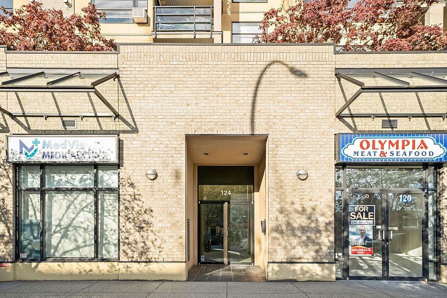 410 124 W 3rd Street North Vancouver, BC - 36