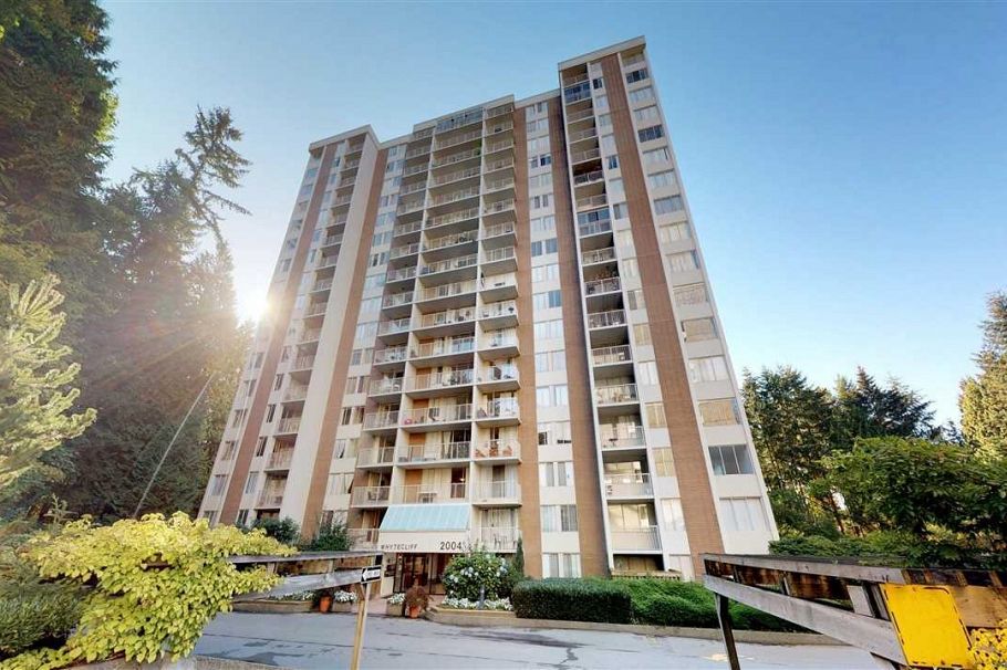 506 2004 Fullerton Avenue North Vancouver, BC - 2