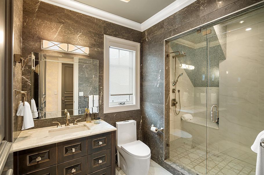 1189 W 32nd Avenue Vancouver, BC - 9