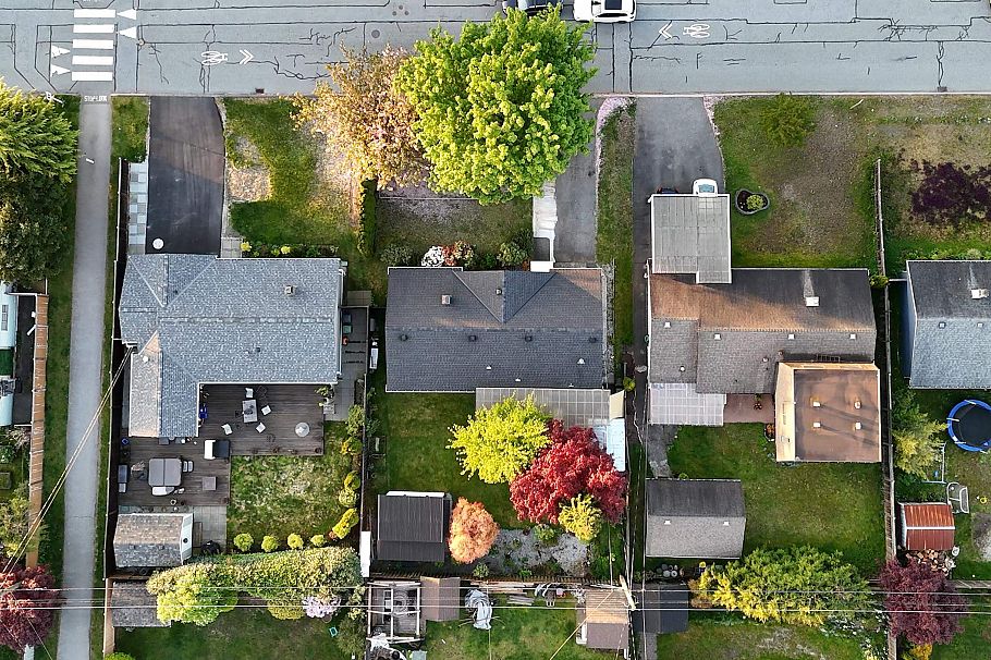 1287 W 15th Street North Vancouver, BC - 30