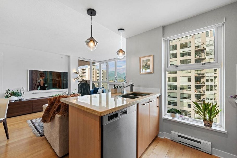 1004 121 W 16th Street North Vancouver, BC - 6