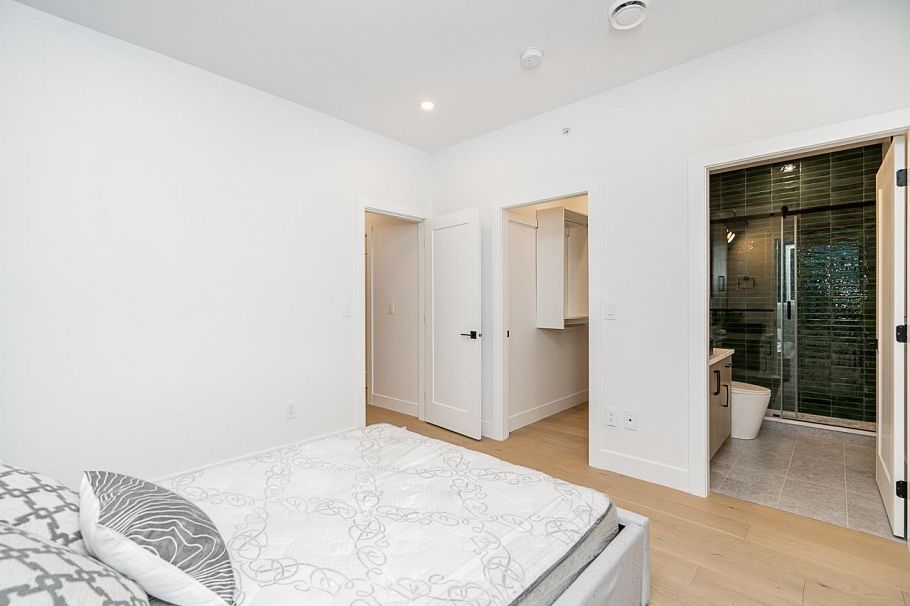 1 2753 Nanaimo Street Vancouver, BC - 16