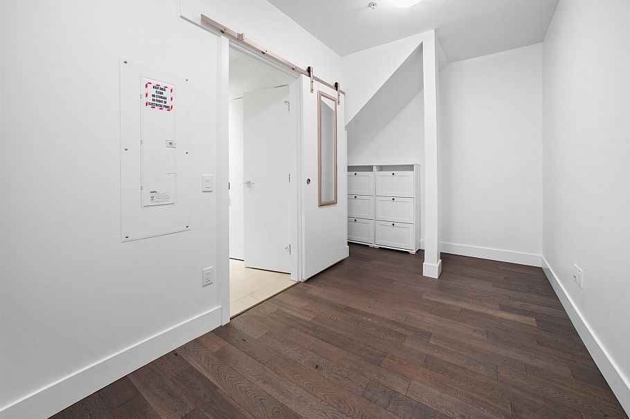 7458 Granville Street Vancouver, BC - 31