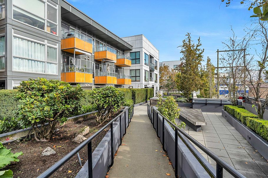 329 1588 E Hastings Street Vancouver, BC - 26