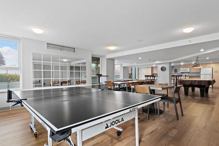 1004 121 W 16th Street North Vancouver, BC - 24