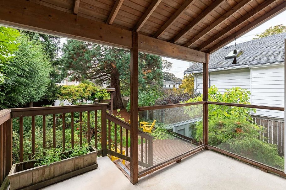 3782 W 24th Avenue Vancouver, BC - 32