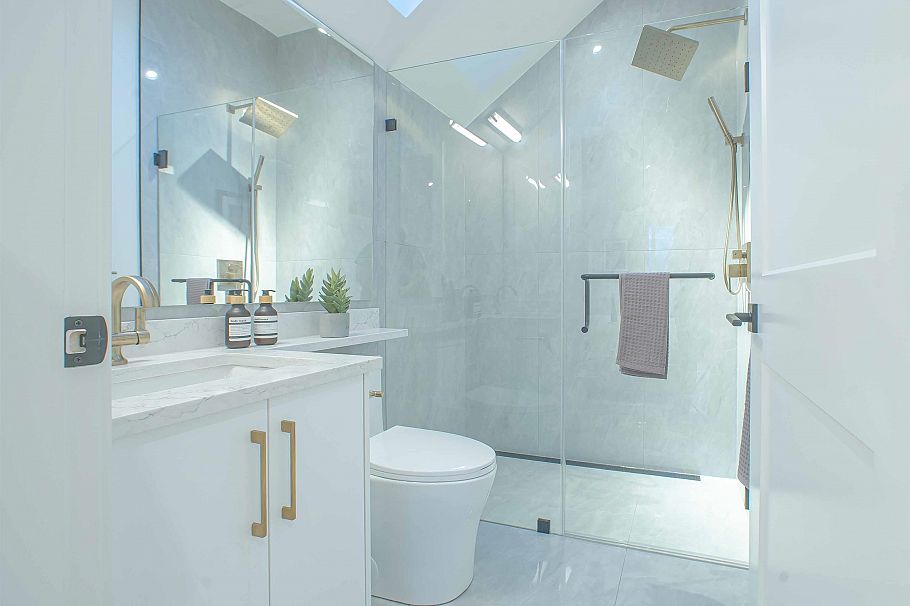 2 2785 W 21 Avenue Vancouver, BC - 23