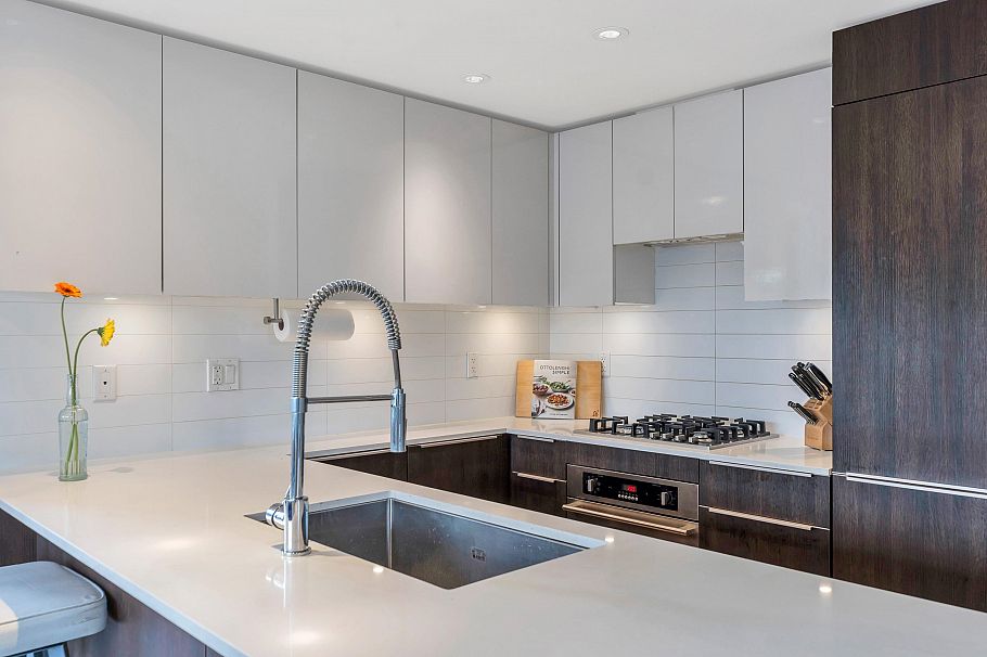 329 1588 E Hastings Street Vancouver, BC - 9