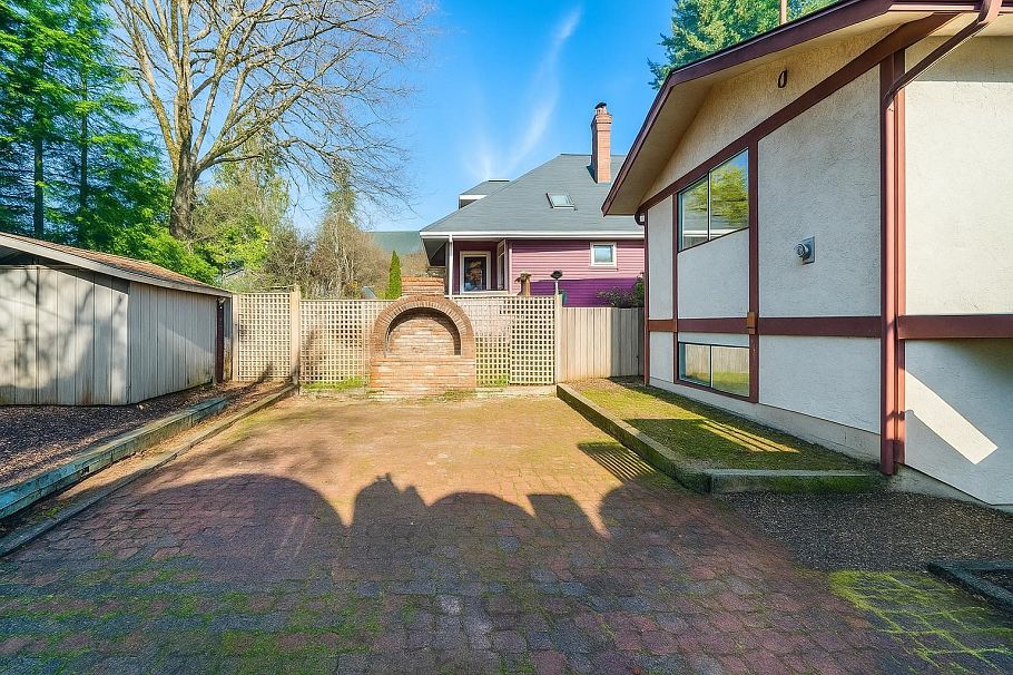 3003 Sunnyhurst Road North Vancouver, BC - 22