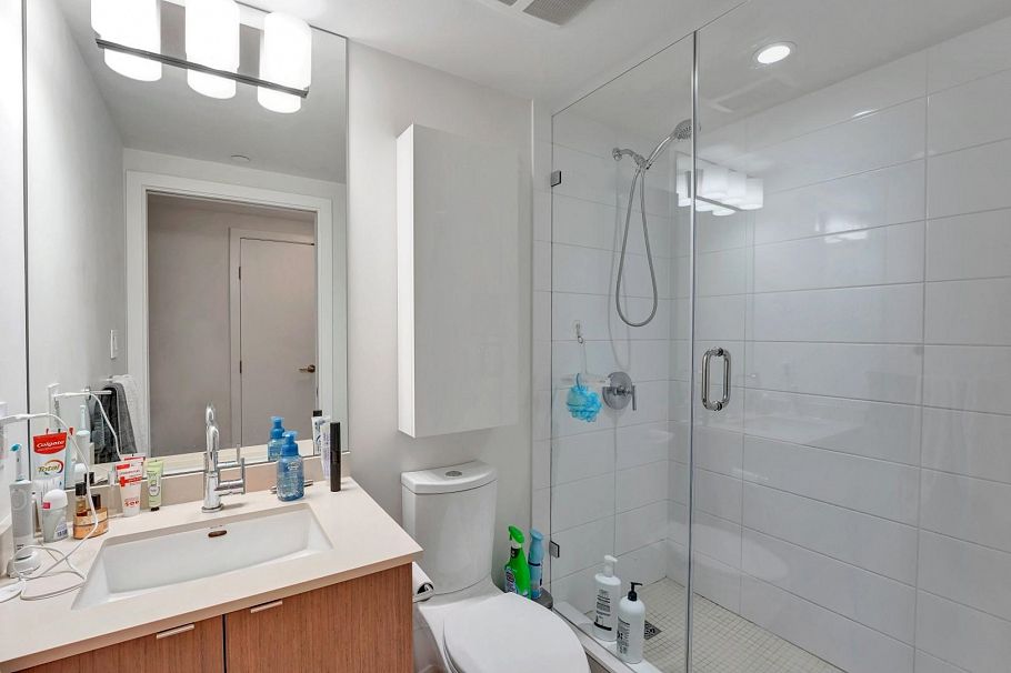 1510 111 E 1st Avenue Vancouver, BC - 5