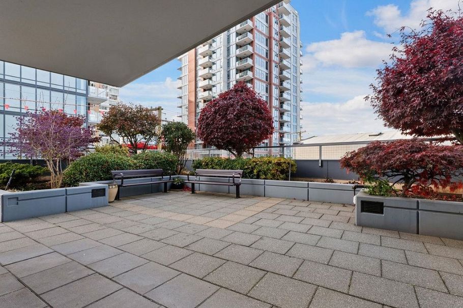 1004 121 W 16th Street North Vancouver, BC - 26