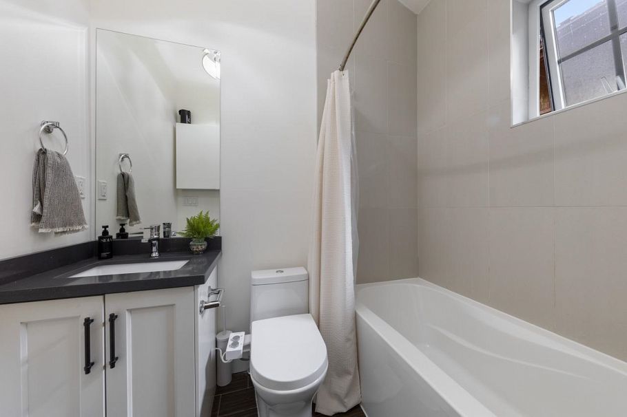 1923 Grant Street Vancouver, BC - 17