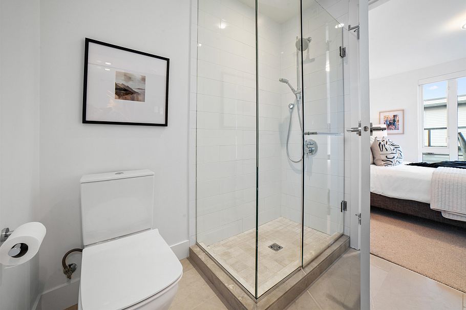 7458 Granville Street Vancouver, BC - 27