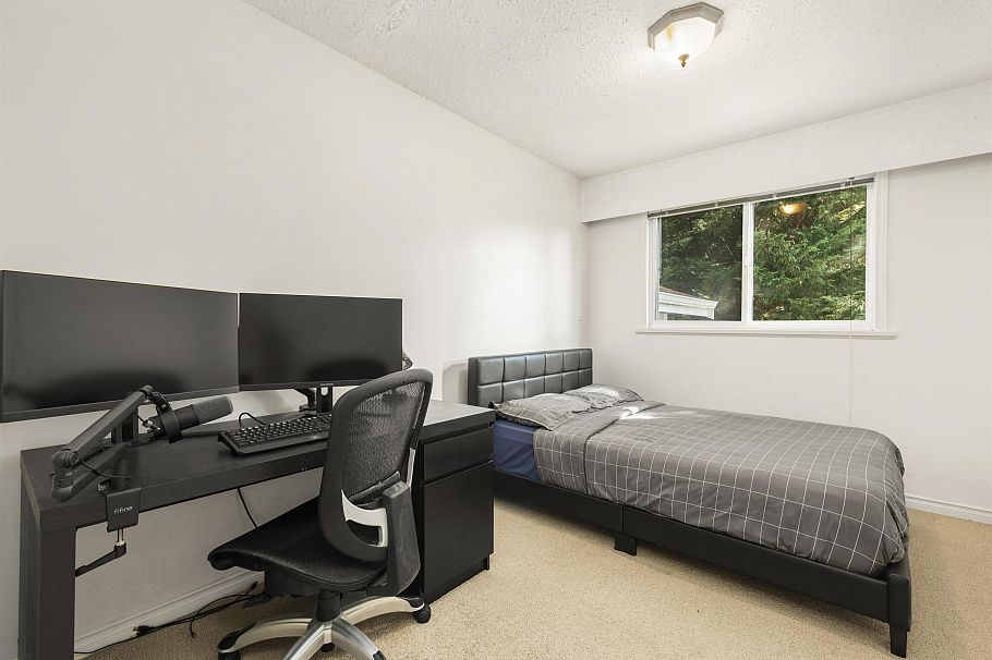 1224 W 23rd Street North Vancouver, BC - 15