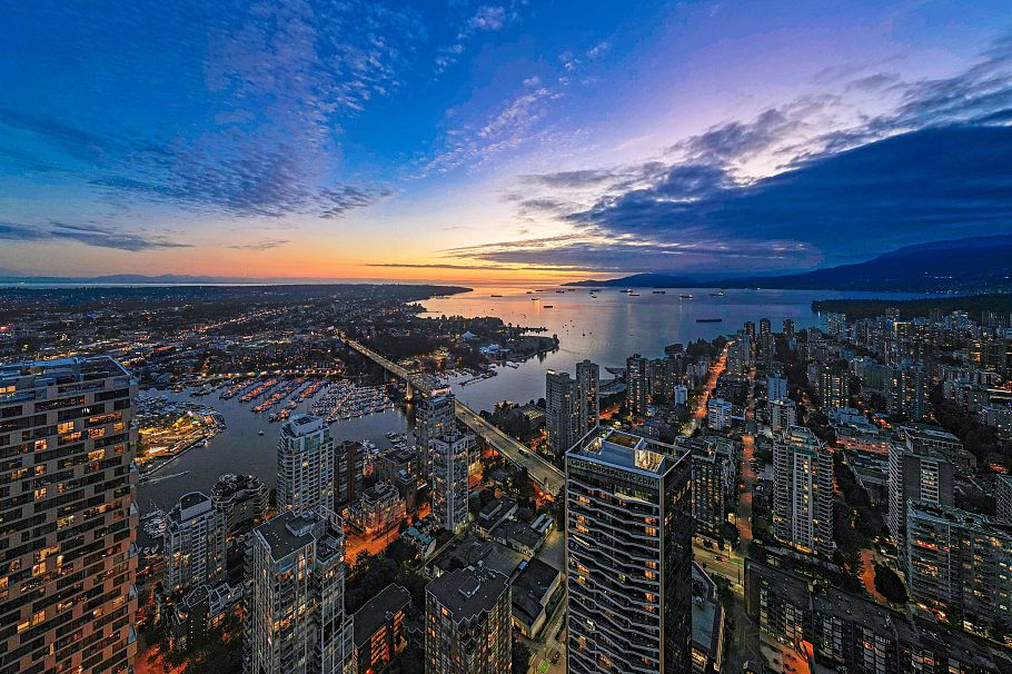 1205 889 Pacific Street Vancouver, BC - 1