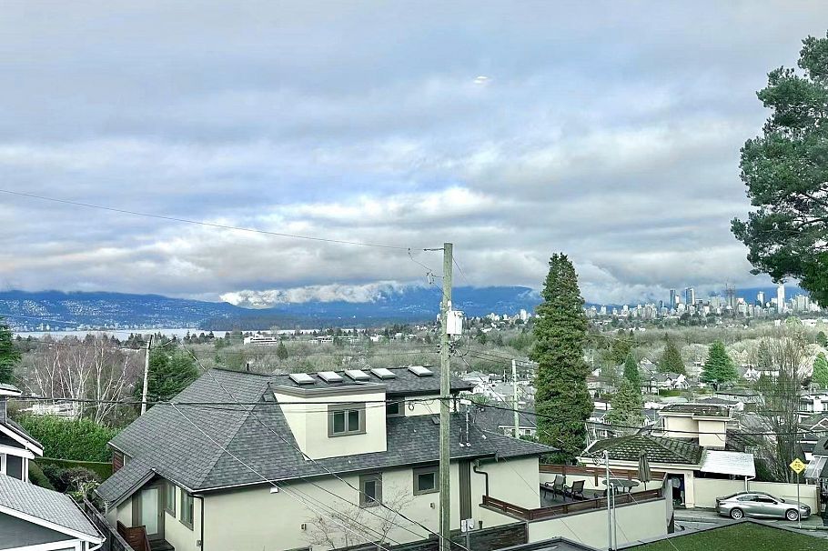 3349 W 19th Avenue Vancouver, BC - 16