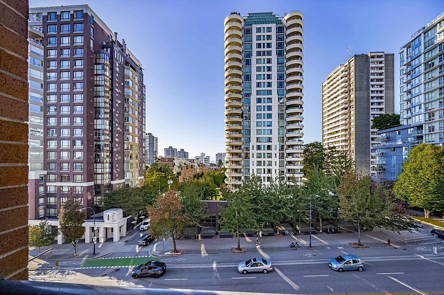 610 1330 Burrard Street Vancouver, BC - 24