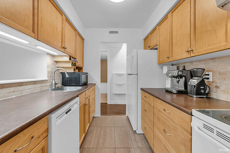 1854 Purcell Way North Vancouver, BC - 16