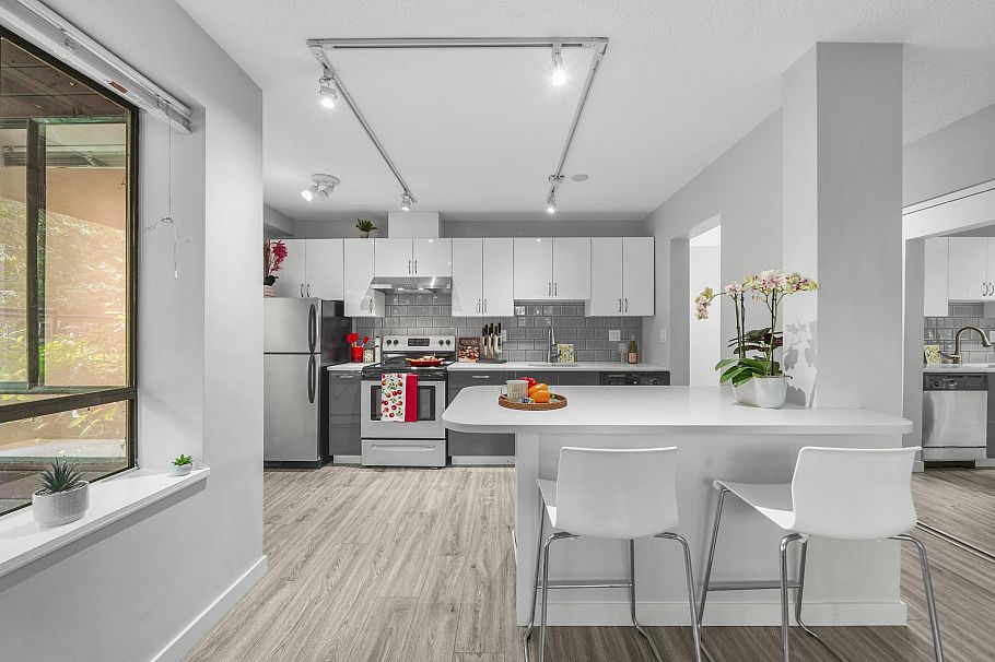 104 2920 Ash Street Vancouver, BC - 3