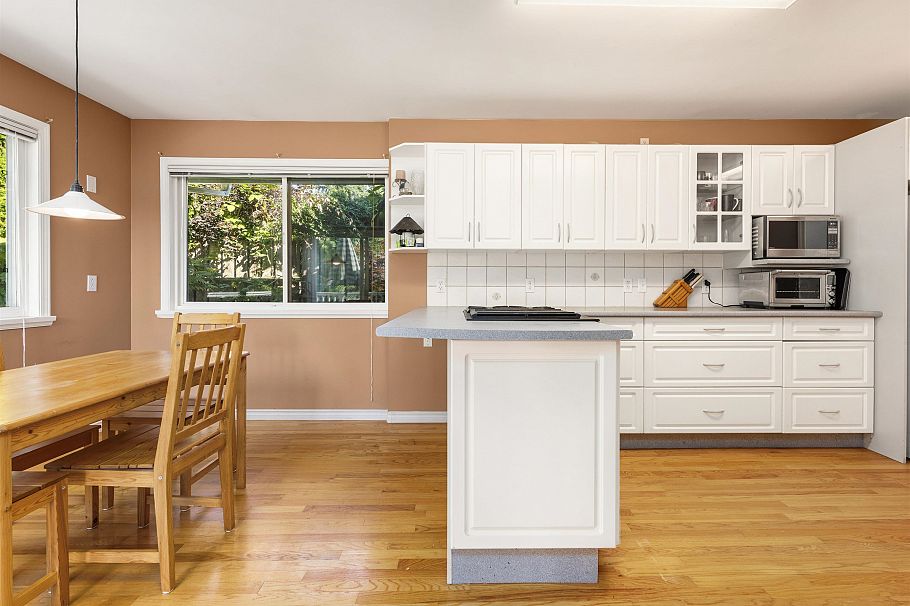 1224 W 23rd Street North Vancouver, BC - 6