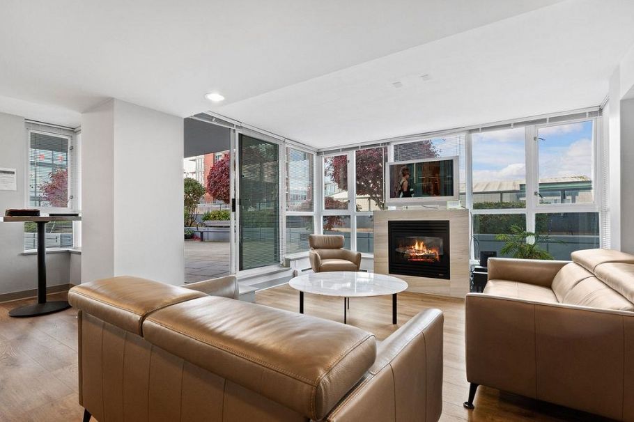 1004 121 W 16th Street North Vancouver, BC - 25