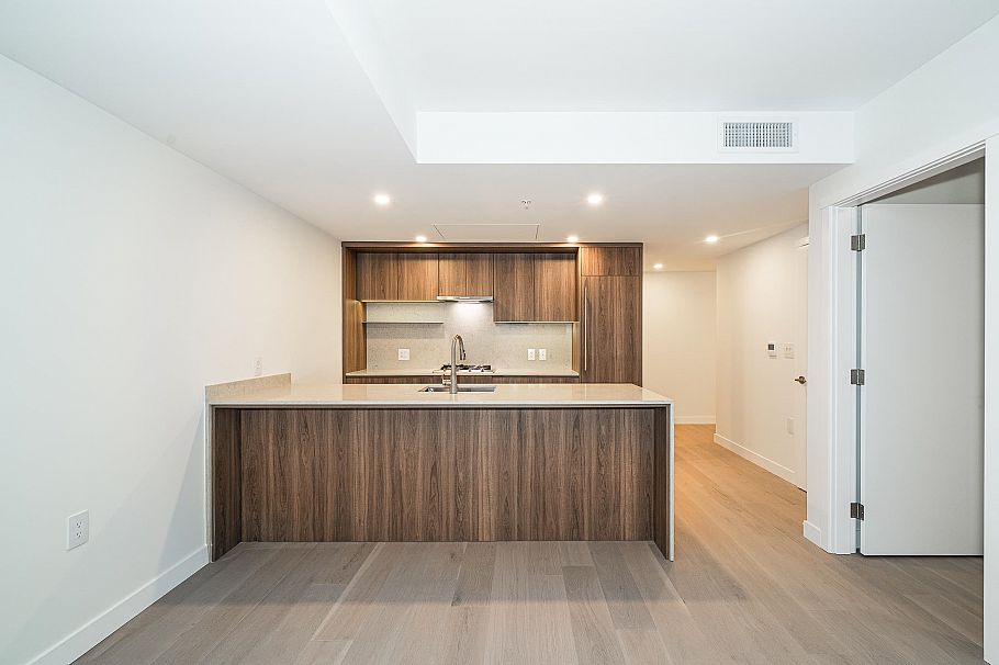 216 5212 Cambie Street Vancouver, BC - 3