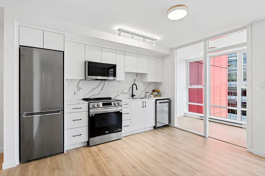 609 111 W Georgia Street Vancouver, BC - 5