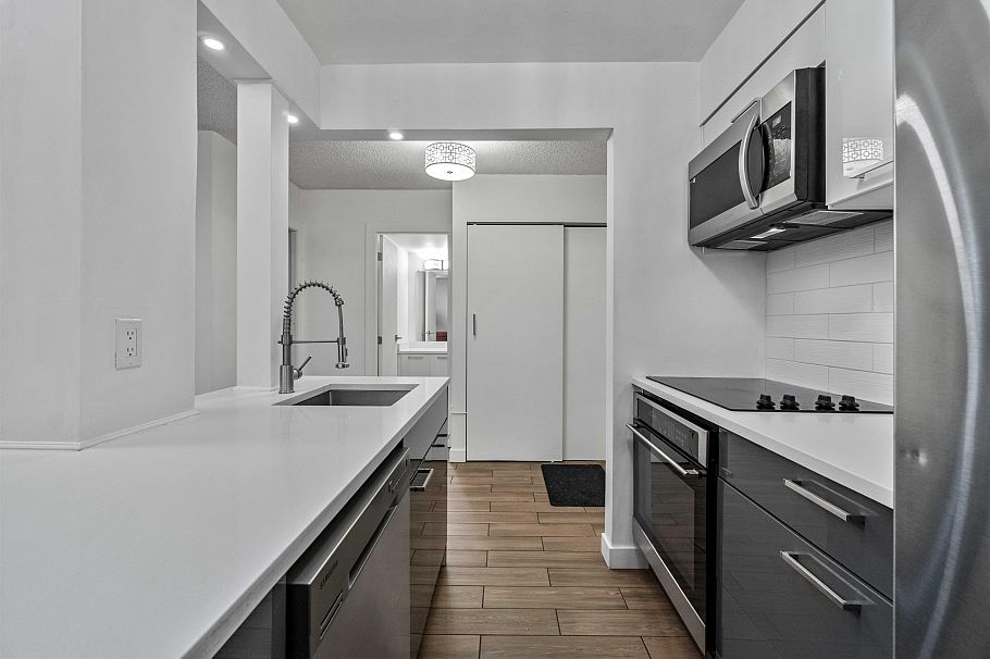 506 2004 Fullerton Avenue North Vancouver, BC - 10