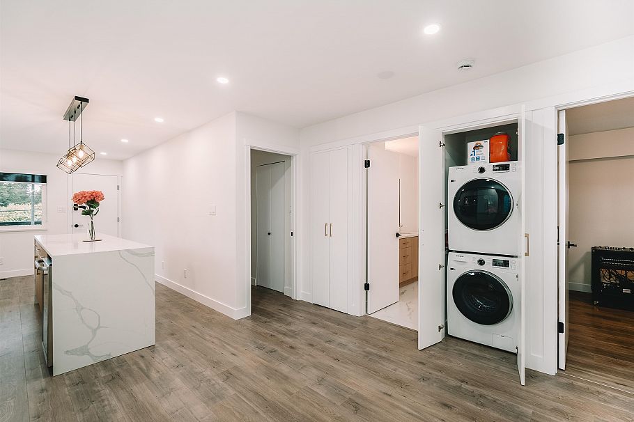 5885 Sherbrooke Street Vancouver, BC - 14